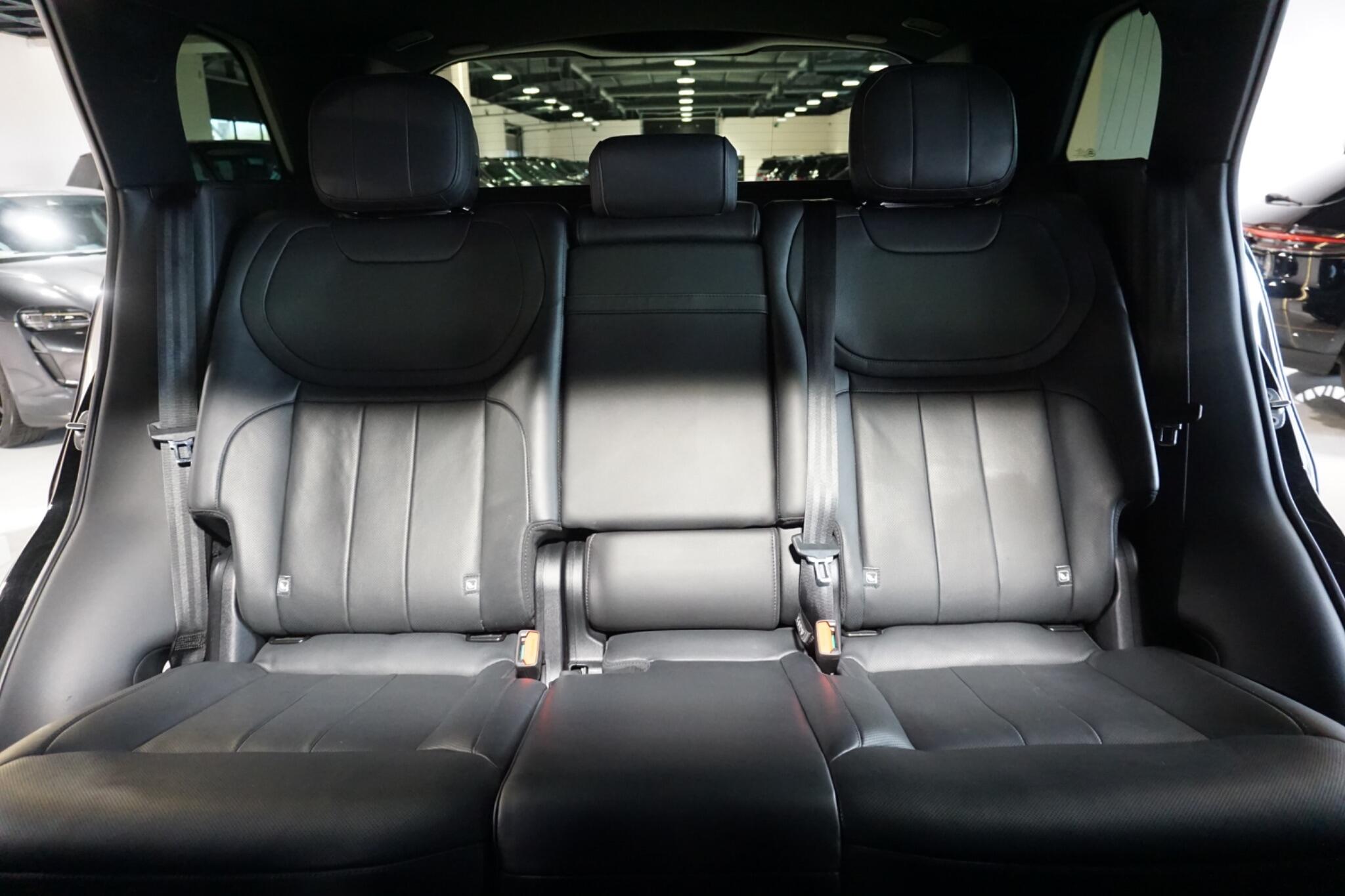 Land Rover Range Rover Sport 3.0 D300 MHEV Dynamic SE SUV 5dr Diesel Auto 4WD Euro 6 (s/s) (300 ps)